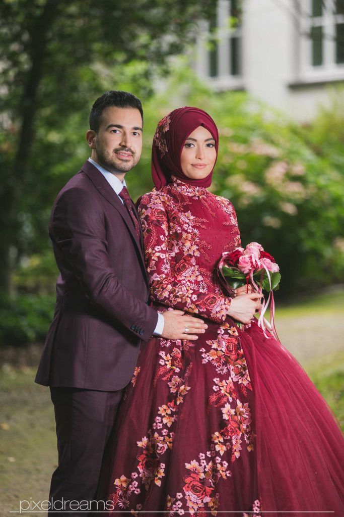 Hochzeitsfotograf-Siegen-Kreuztal-Gelbe Villa-Dreslers Park-Braut Braeutigam-Brautkleid-Henna-Hennaabend