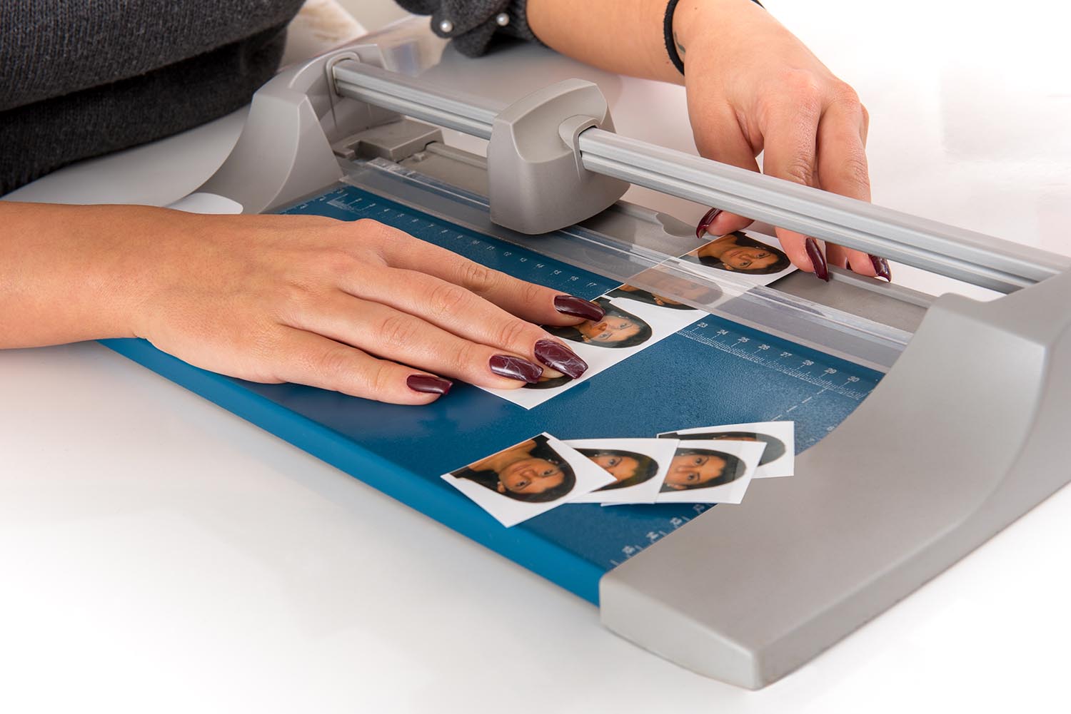 Passbilder werden künftig nicht mehr im Fotostudio erstellt und fertiggestellt. Der Passbild Automat ersetzt Fotograf.