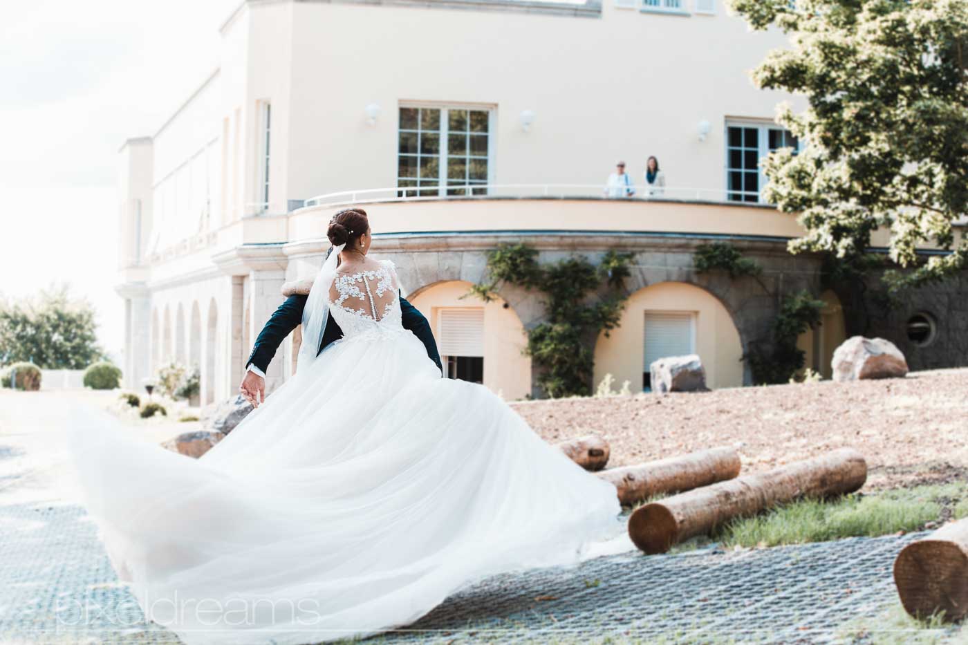 Steigenberger Grand-Hotel. Hochzeitsfoto vom Brautpaar.