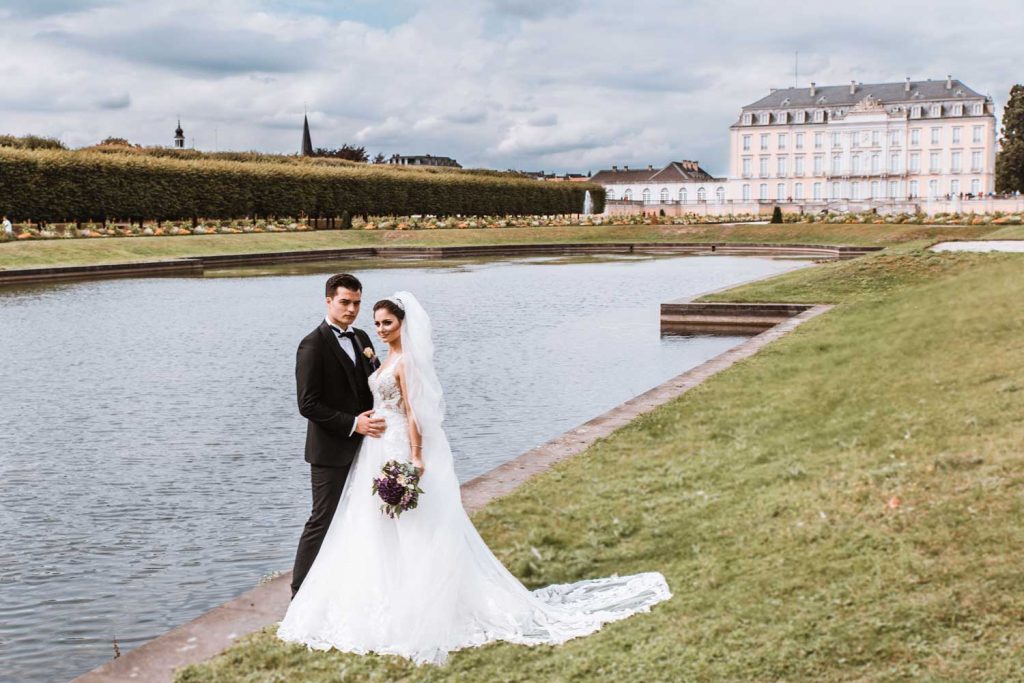 Fotoshooting-Schloss Brühl-Hochzeitsbilder